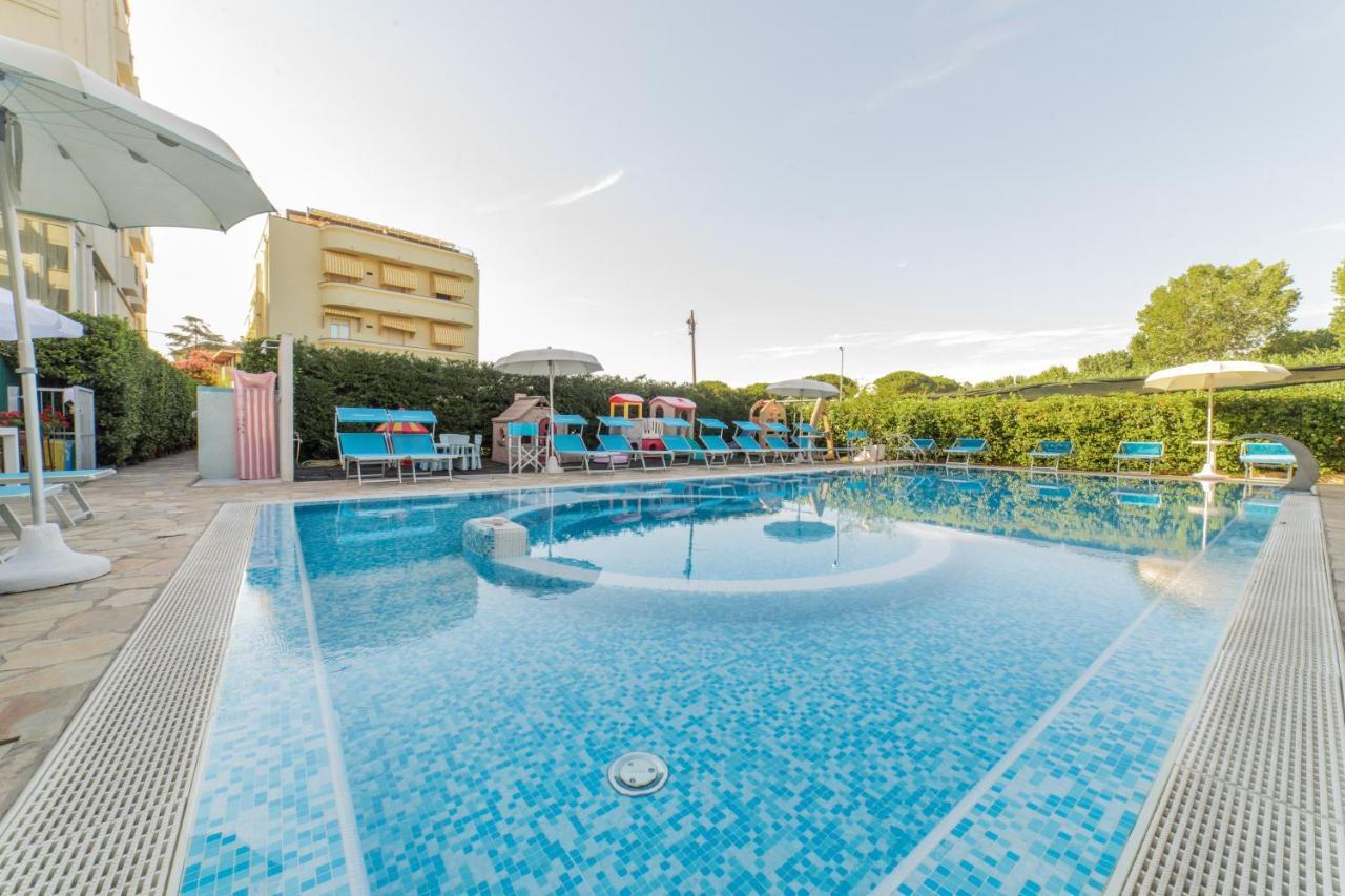 Residence Promenade Cattolica Exterior foto